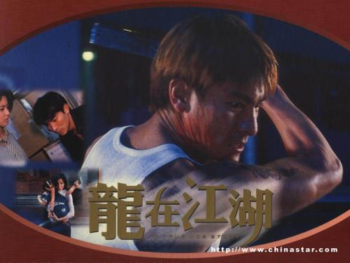 贷款二手房过户后房产证交到银行吗